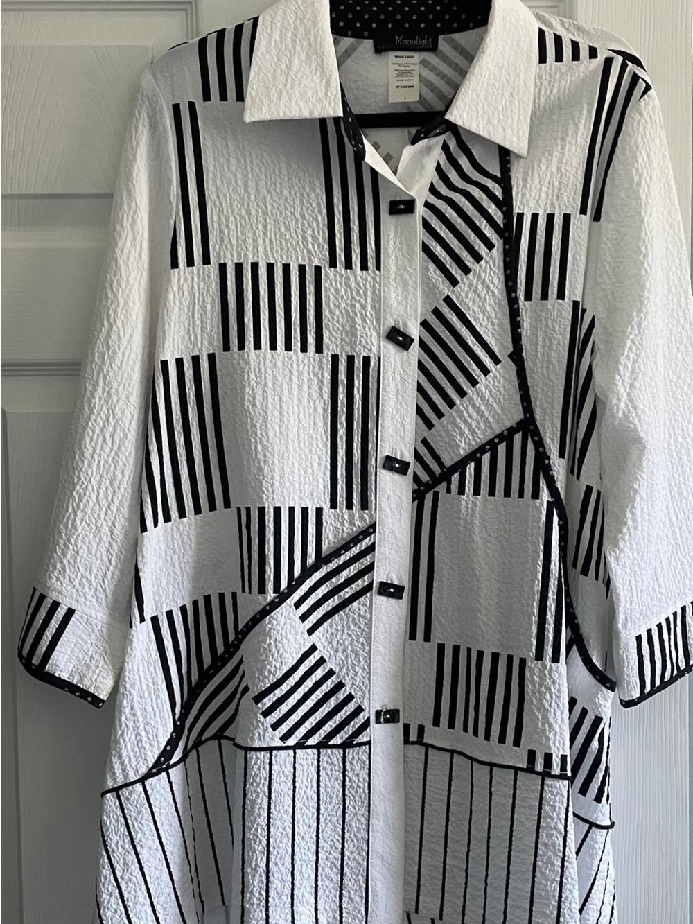 Nic+Zoe Black & White Textured Button-Front Blazer